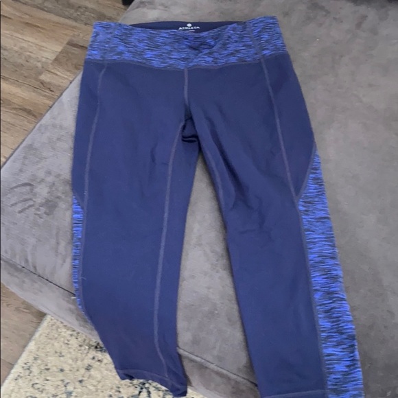 Athleta Pants - COPY - Women’s Athleta crop leggings
